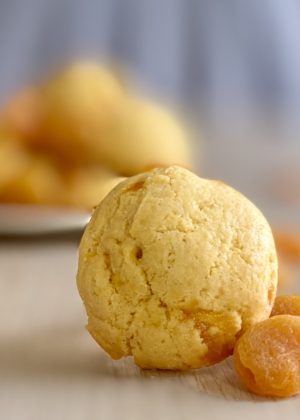 XAETI <br>Polenta & Apricot